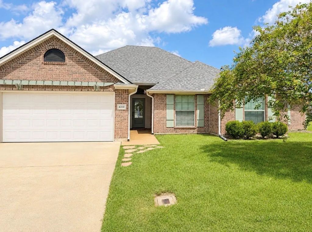 6310 Marble Falls Dr, Lumberton