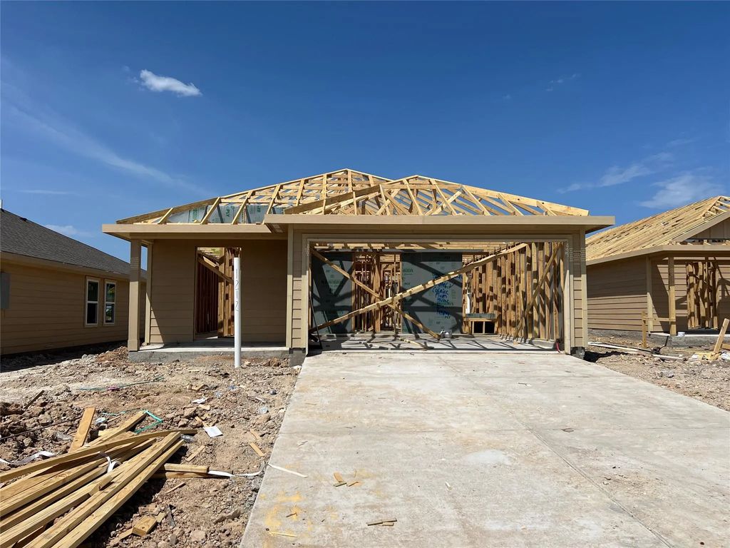 1212 Hickory Grove Street, Brenham