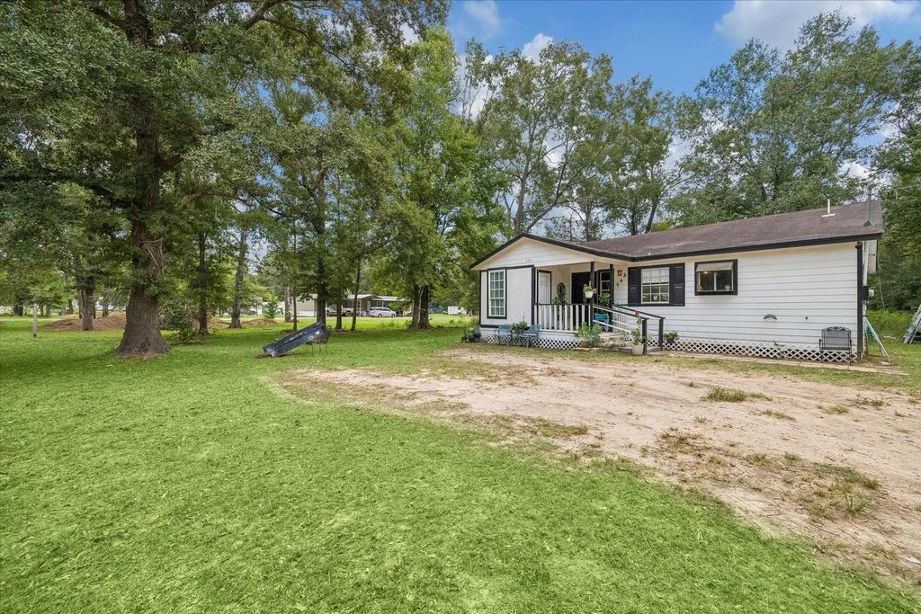271 Trails End Drive, Cleveland