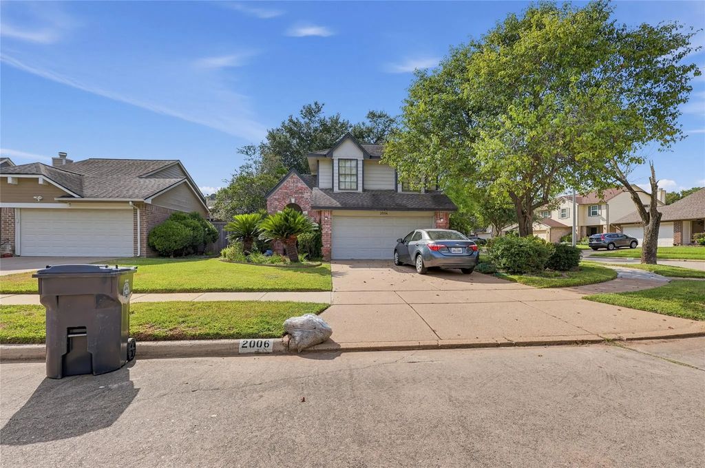 2006 Creek Valley Lane, Sugar Land