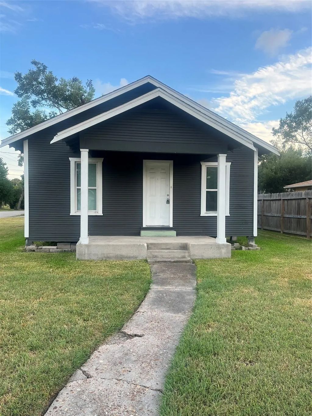 1401 Edison Street, Baytown