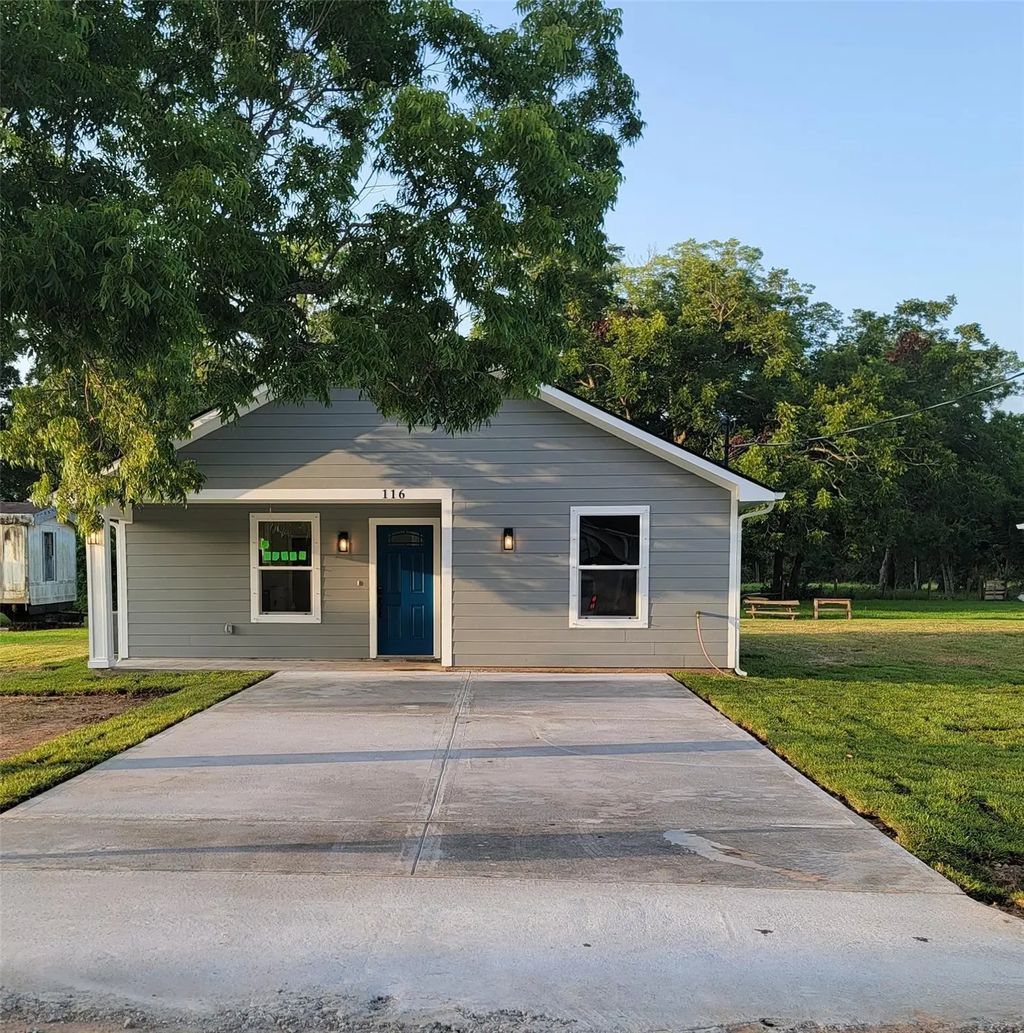 116 Tanner Street, Brazoria