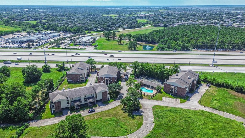 2501 Gulf Freeway 243d, Dickinson