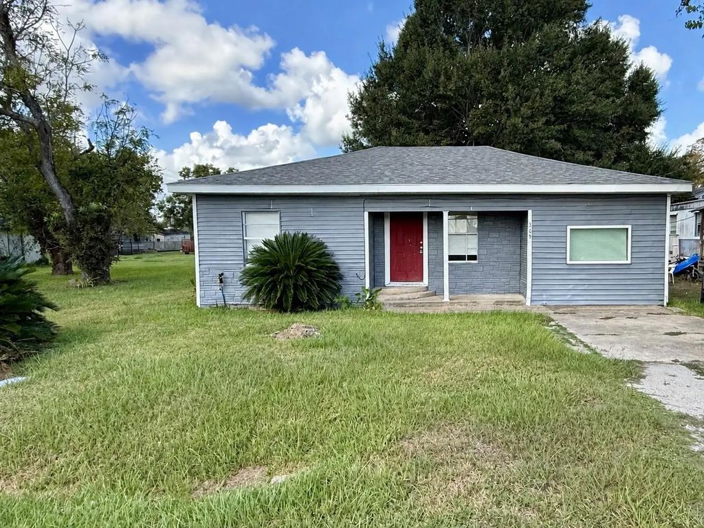 308 Bennett, West Columbia