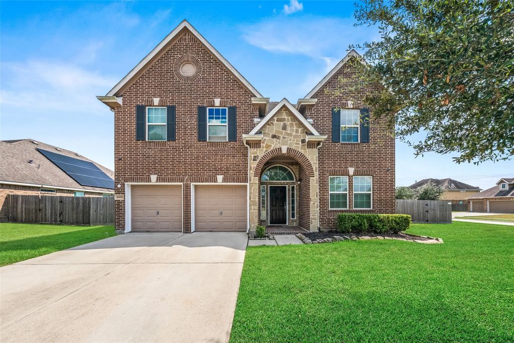 4002 Longwood Drive, Mont Belvieu