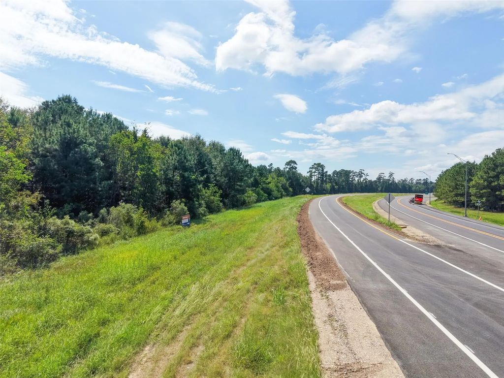 Hwy 105 Bypass, Cleveland