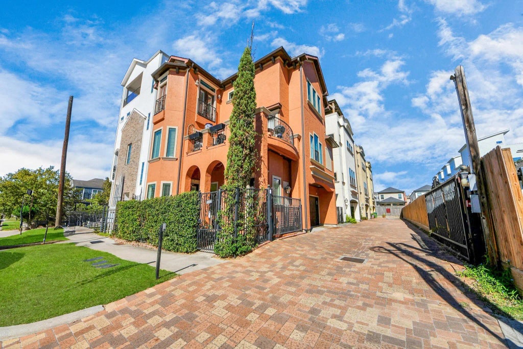 1141 W 23rd St A, Houston