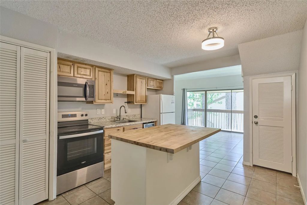 12900 Walden Road 622f, Montgomery