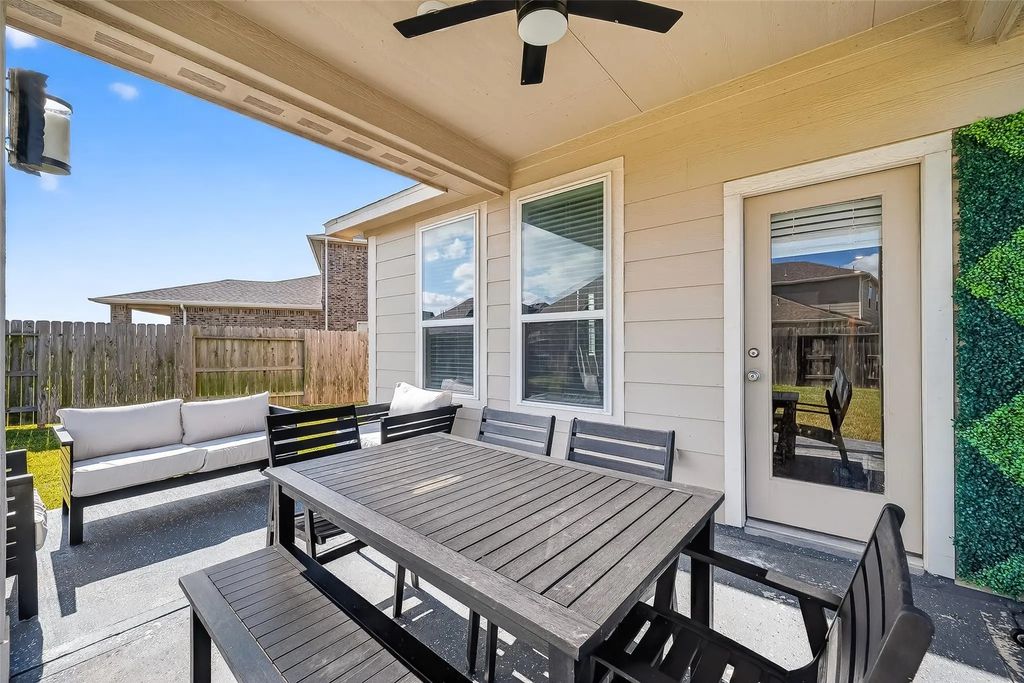 4402 Low Meadow Lane, Katy