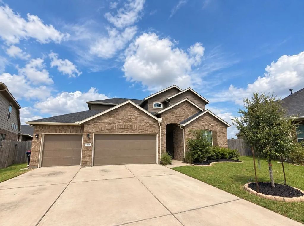 8823 Sandhill Crane Road, Baytown