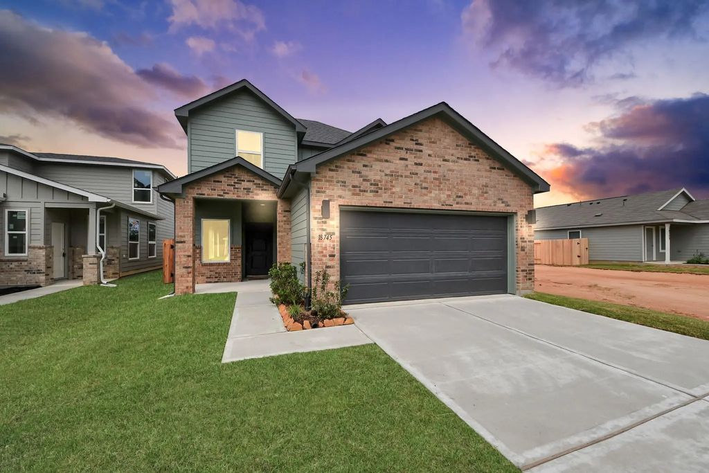 18745 Loom Drive, Conroe