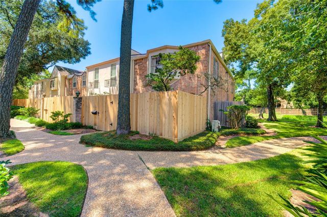 939 Wax Myrtle Lane, Houston