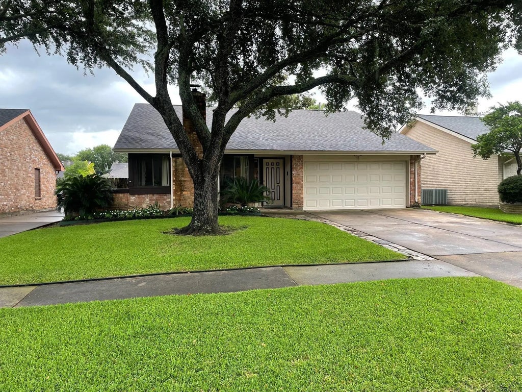 3202 The Highlands Drive, Sugar Land