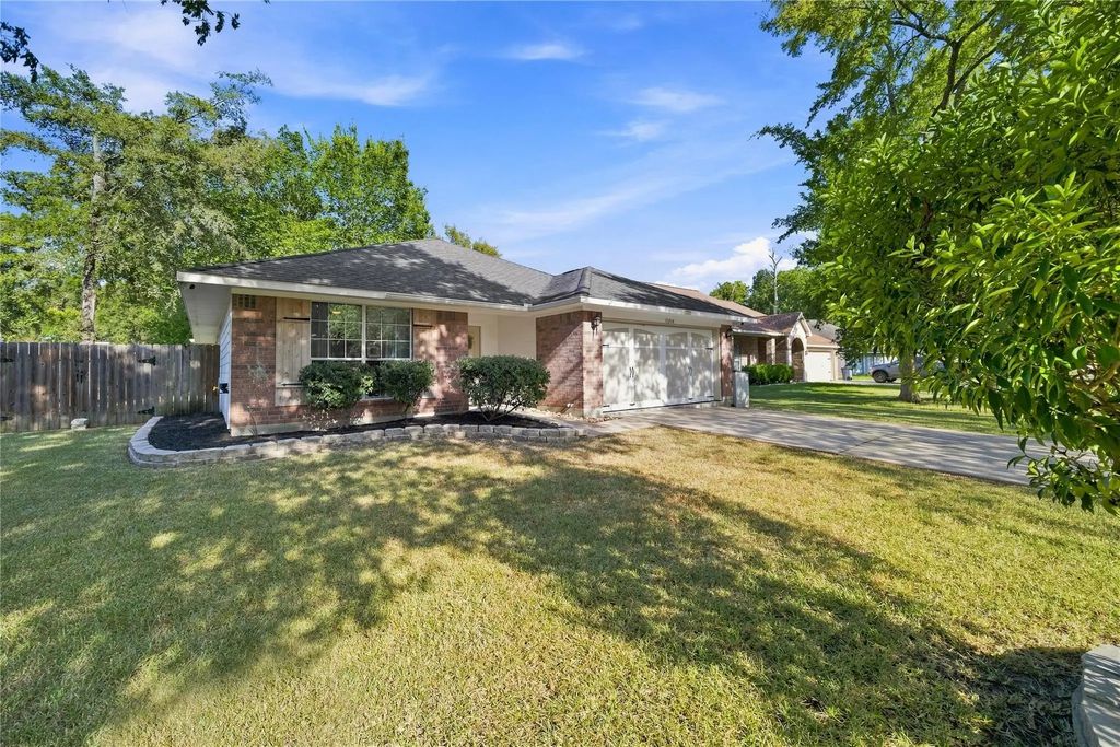15914 Castaway Court, Crosby