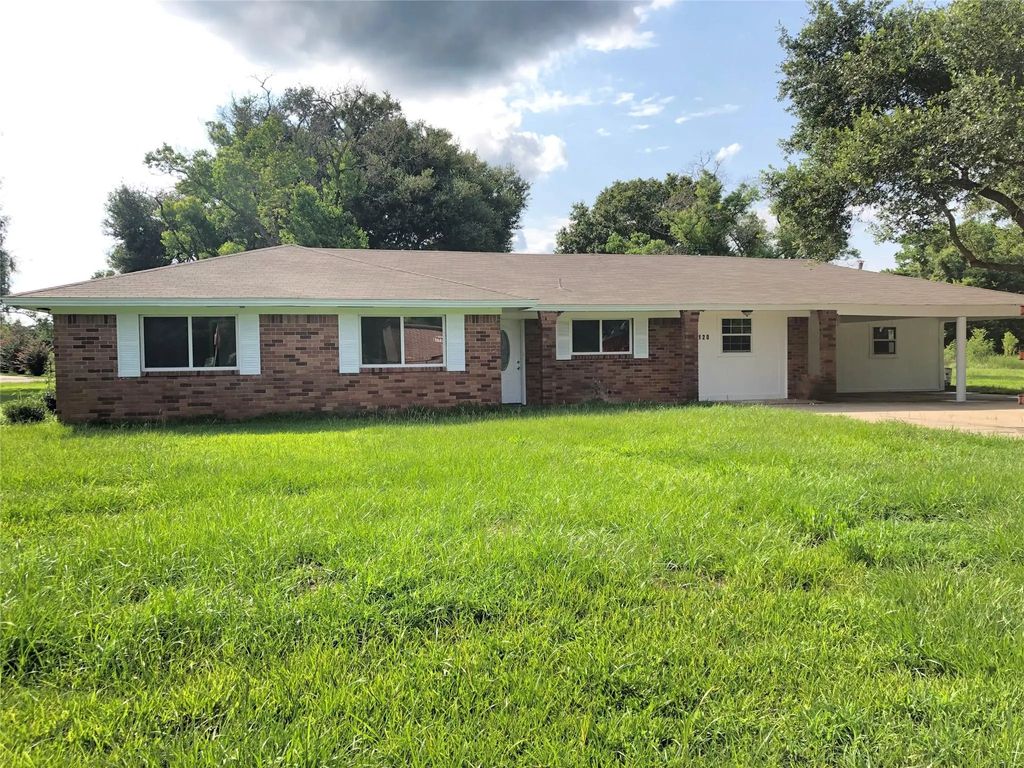 120 Shanklin Road, Angleton
