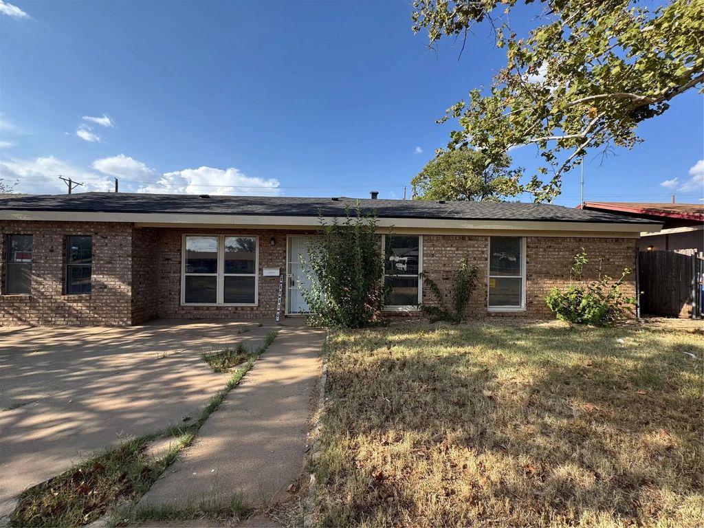 1807 E 1st Street, Lubbock