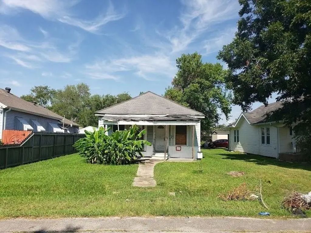845 13th Street, Port Arthur