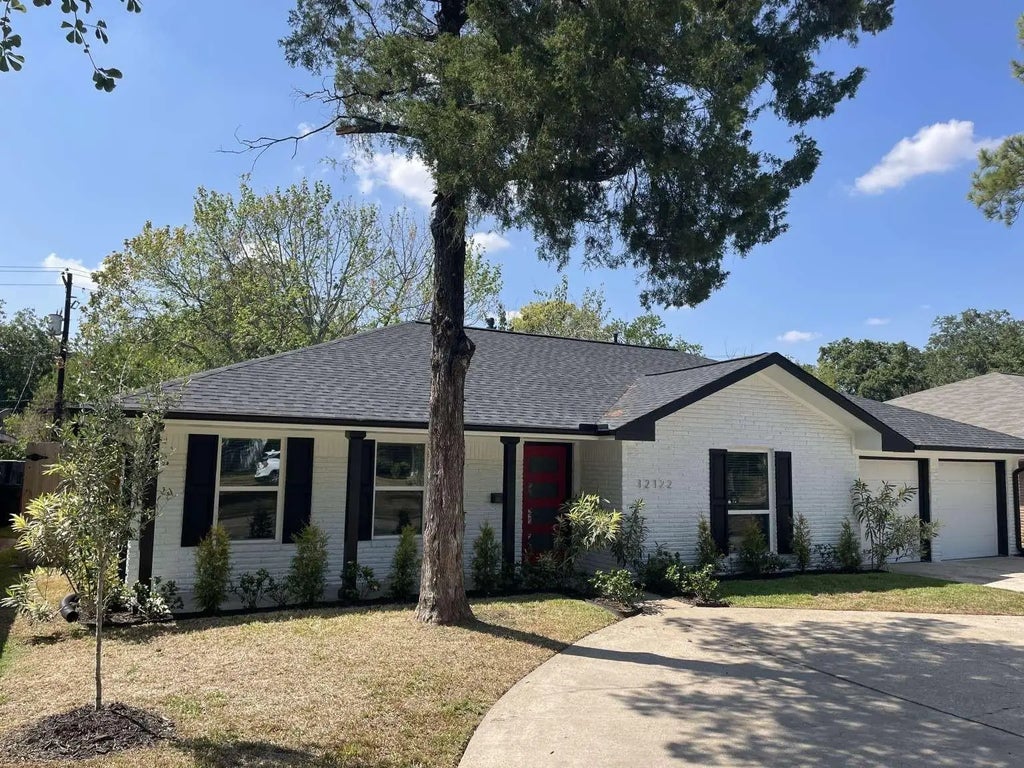 12122 Chimney Rock Road, Houston