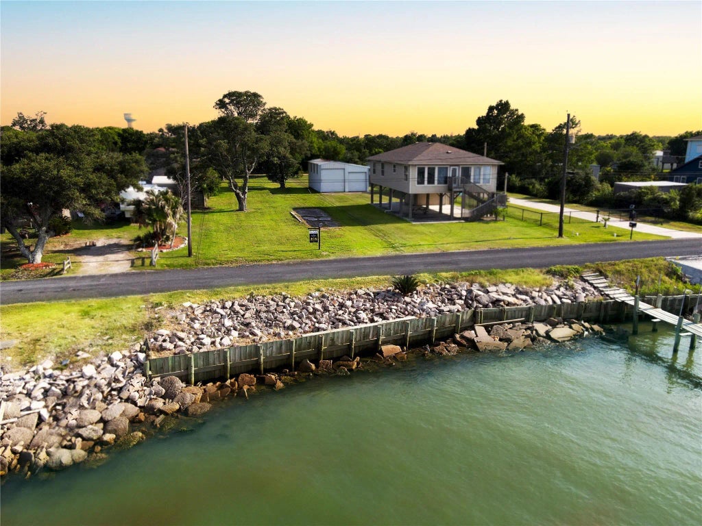 2409 Avenue A, Dickinson