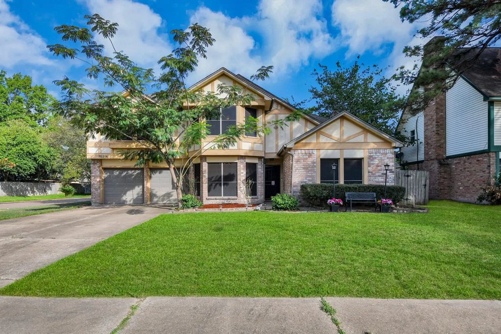 10214 Waving Fields Drive, Houston
