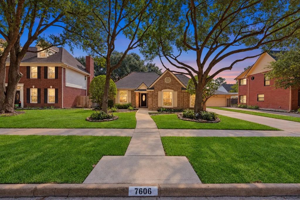 7606 Shangrila Lane, Houston