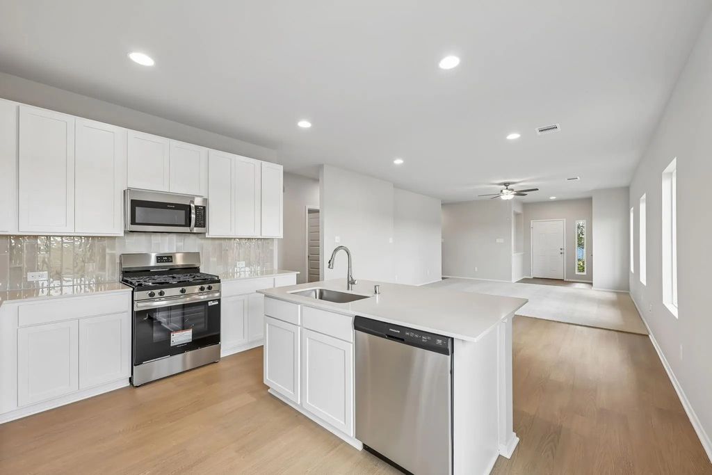 408 Hickory Hills Drive, Pattison