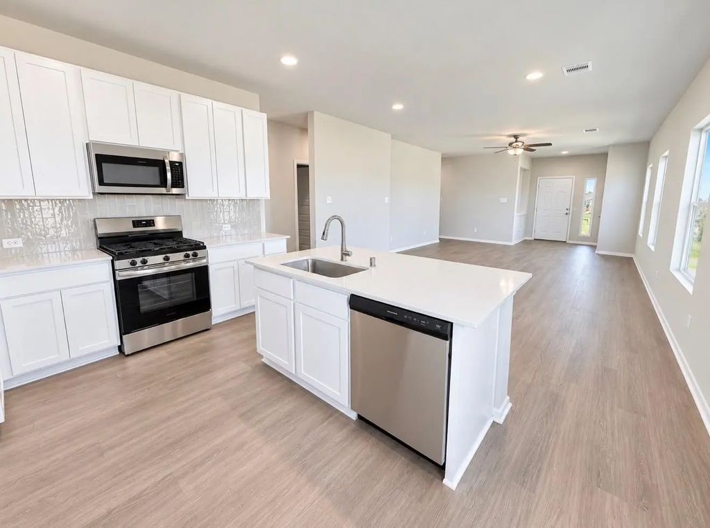 408 Hickory Hills Drive, Pattison