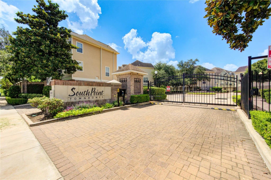 3001 Murworth Drive 604, Houston