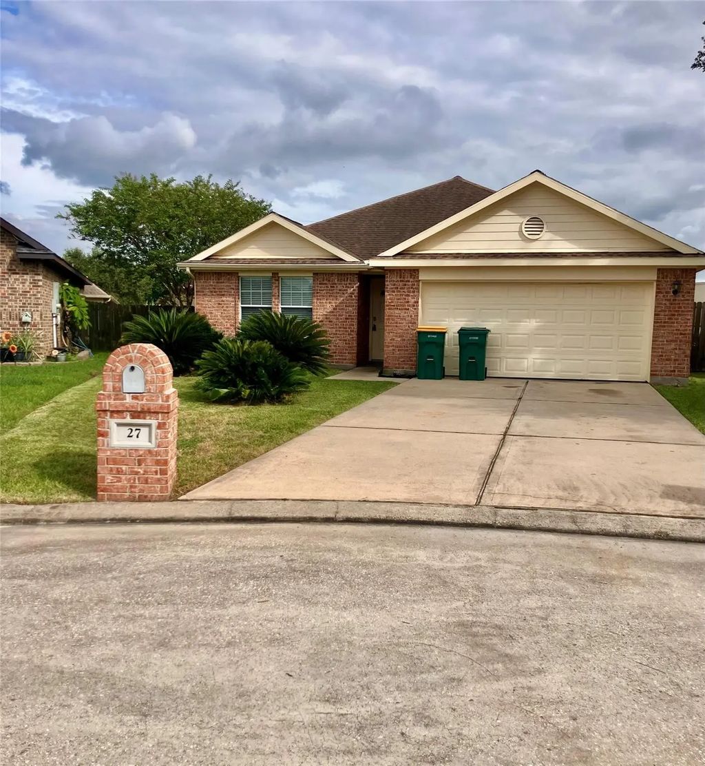 27 Prairie Oaks Drive, La Marque