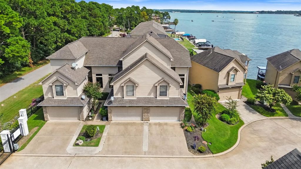350 Old Aqua Landing E, Conroe