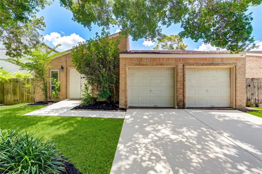 3155 Hazel Park Drive, Houston