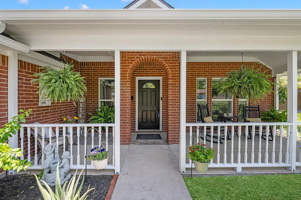 606 Walnut Street, Sweeny
