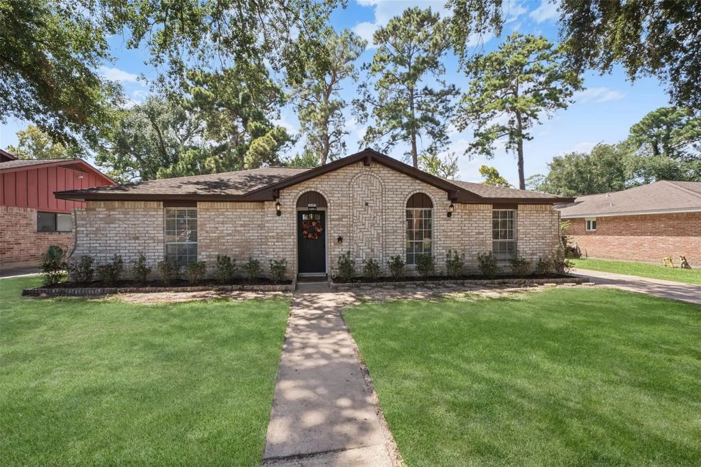 2202 Briarcreek Boulevard, Houston
