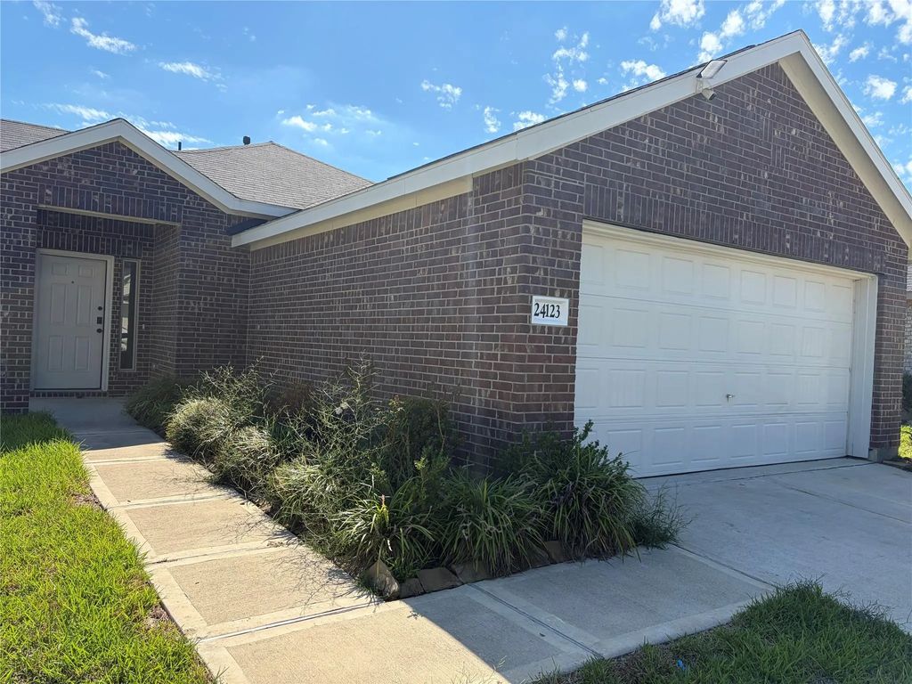 24123 Maple Turn Lane, Hockley