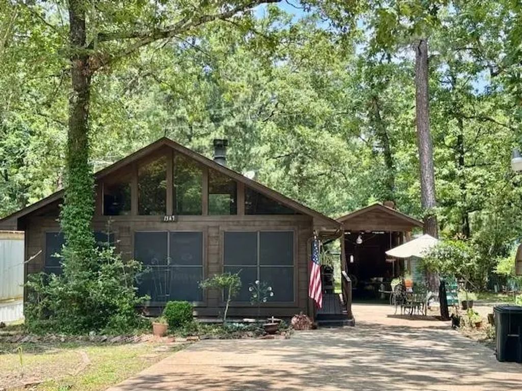 1347 Cardinal Lane, Trinity