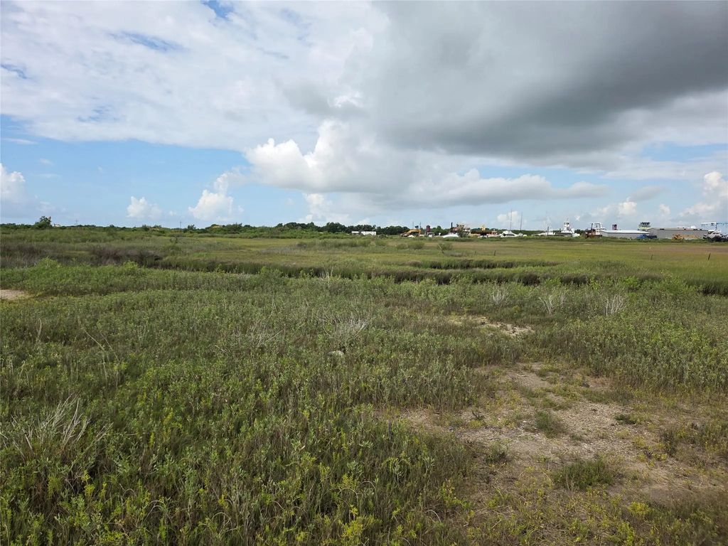 1419 Martinique Lane, Port Bolivar