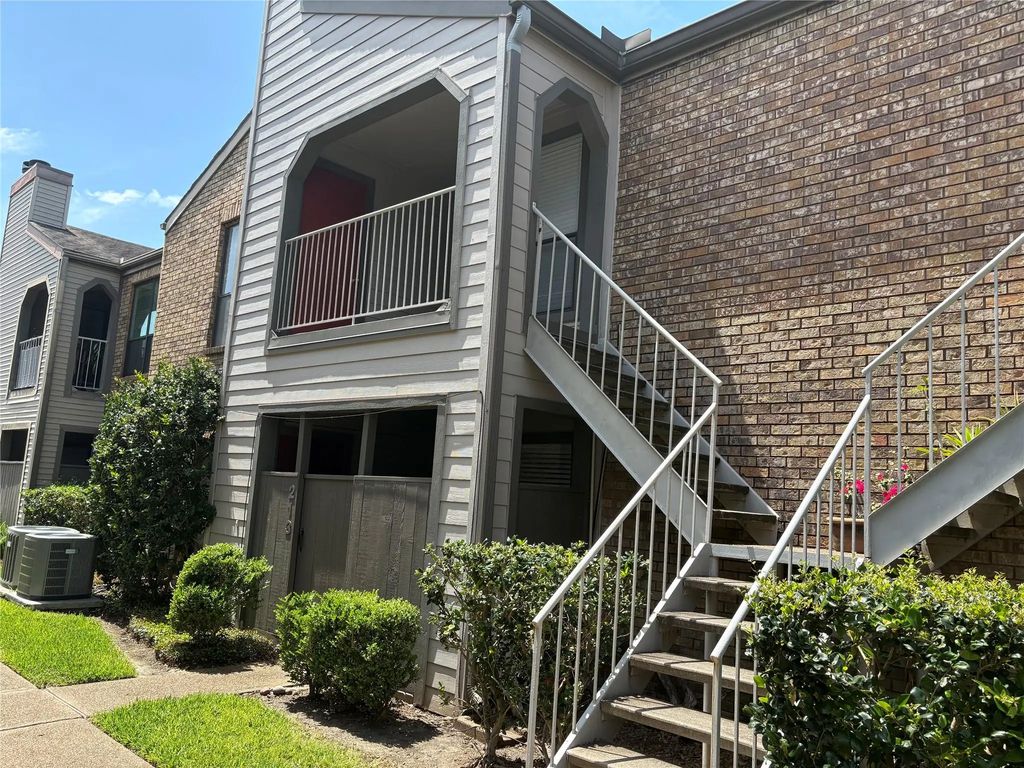 2025 Augusta Drive 214, Houston