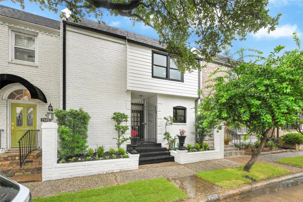 7507 Chevy Chase Drive, Houston
