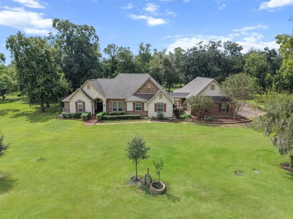 1303 China Grove Drive, Rosharon