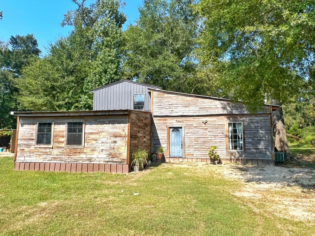 2599 Cr 131, Centerville