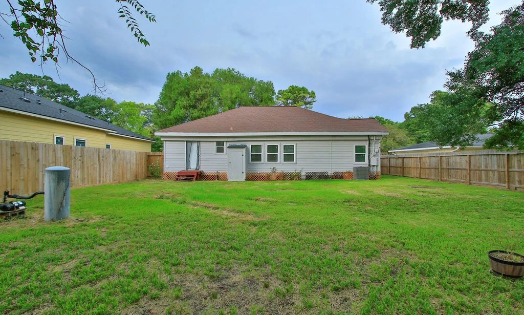 2703 Areba Street, Houston