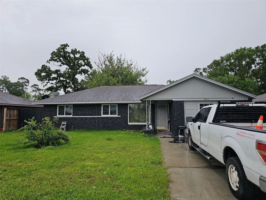 9210 Homewood Lane, Houston