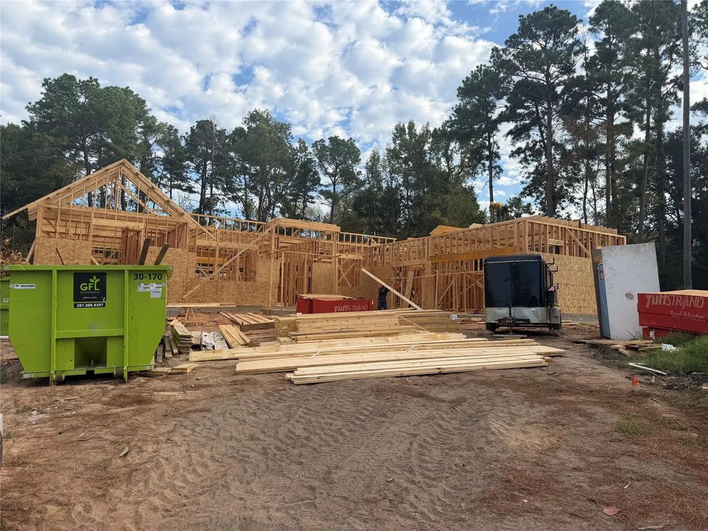 11 Westlyn Ct, Montgomery