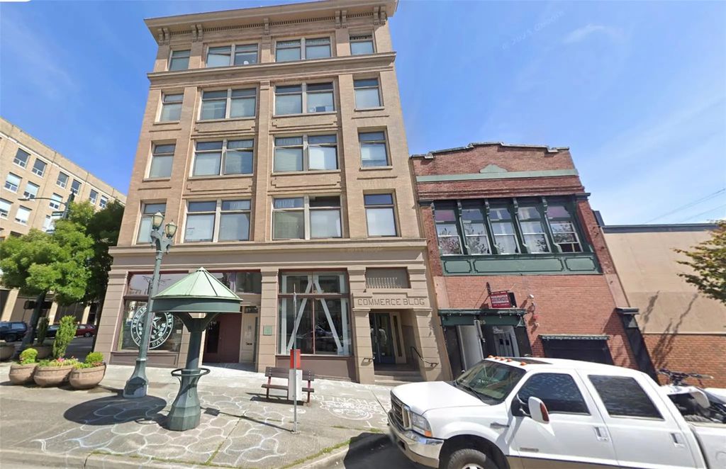 1801 Hewitt Ave, Other