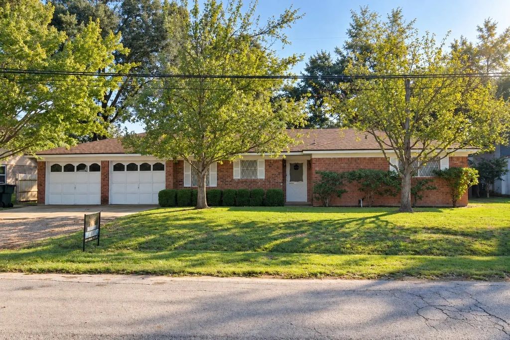 946 Hardeman Street, Sealy