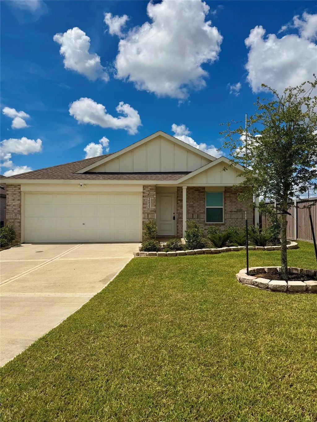 16827 Great Stable Way, Hockley