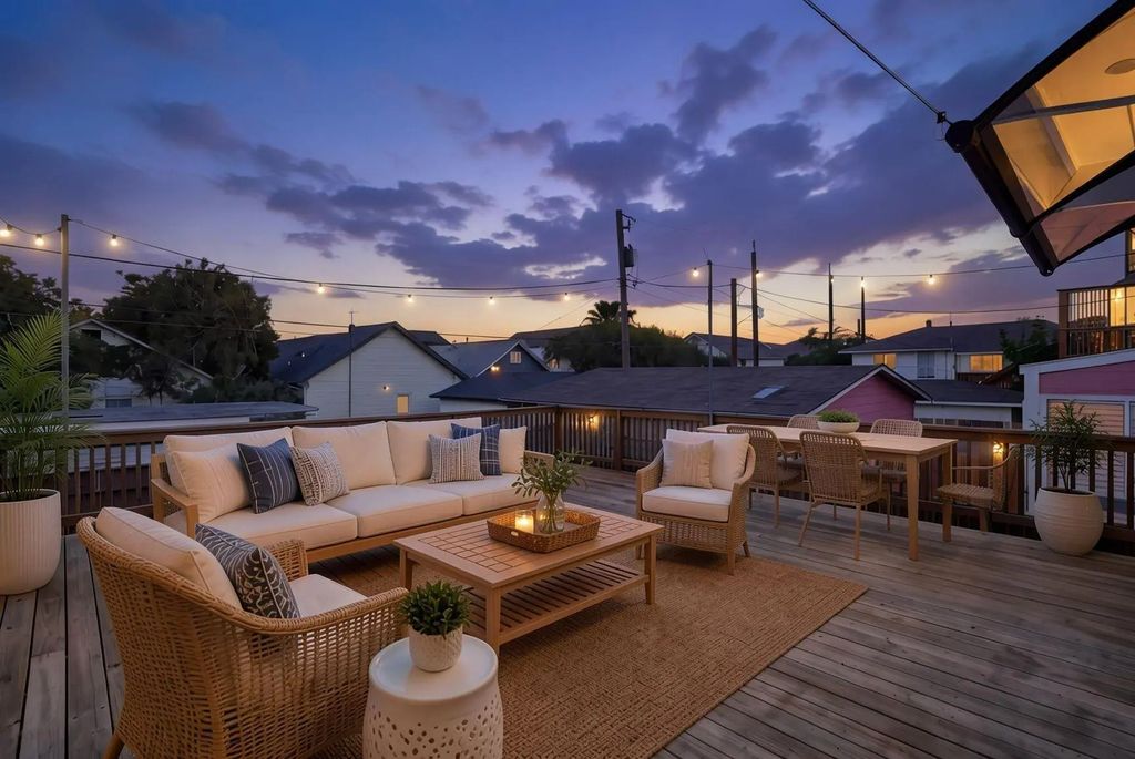 3024 Avenue R 1/2, Galveston