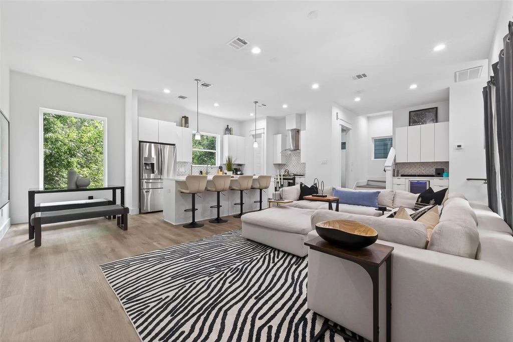 523 Schweikhardt Street, Houston
