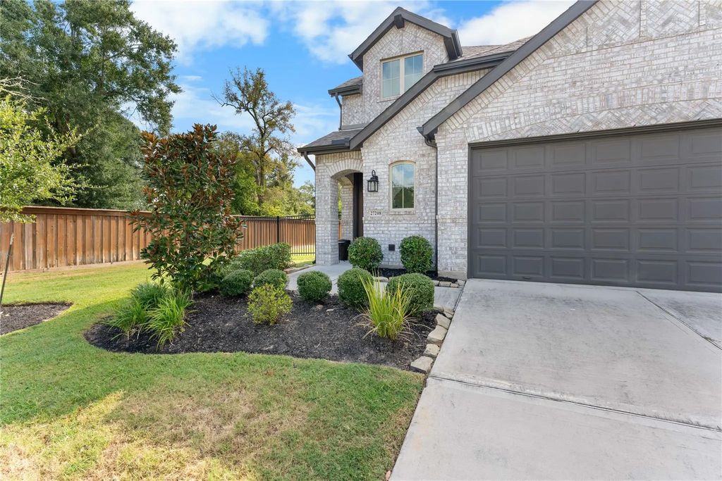27208 Dripping Ledge Court, Magnolia