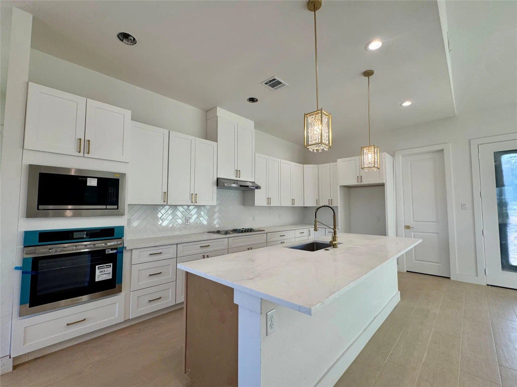 3072 Road 66124, Houston